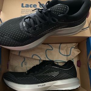 Women’s levitate brooks shoes, brand new